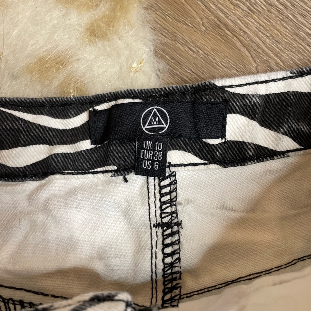 Missguided zebra black white mini denim skirt - Picture 2 of 4